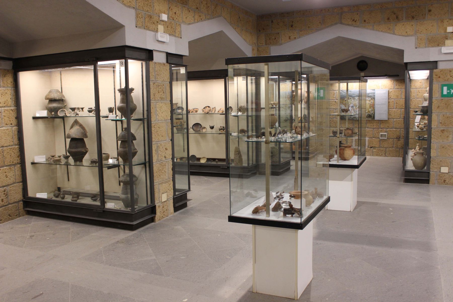 Museo archeologico delle Necropoli rupestri di Barbarano Romano.